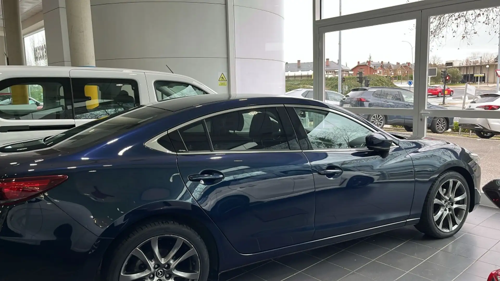 Mazda 6 2.2DE Luxury (Navi) 129kW Azul - 2