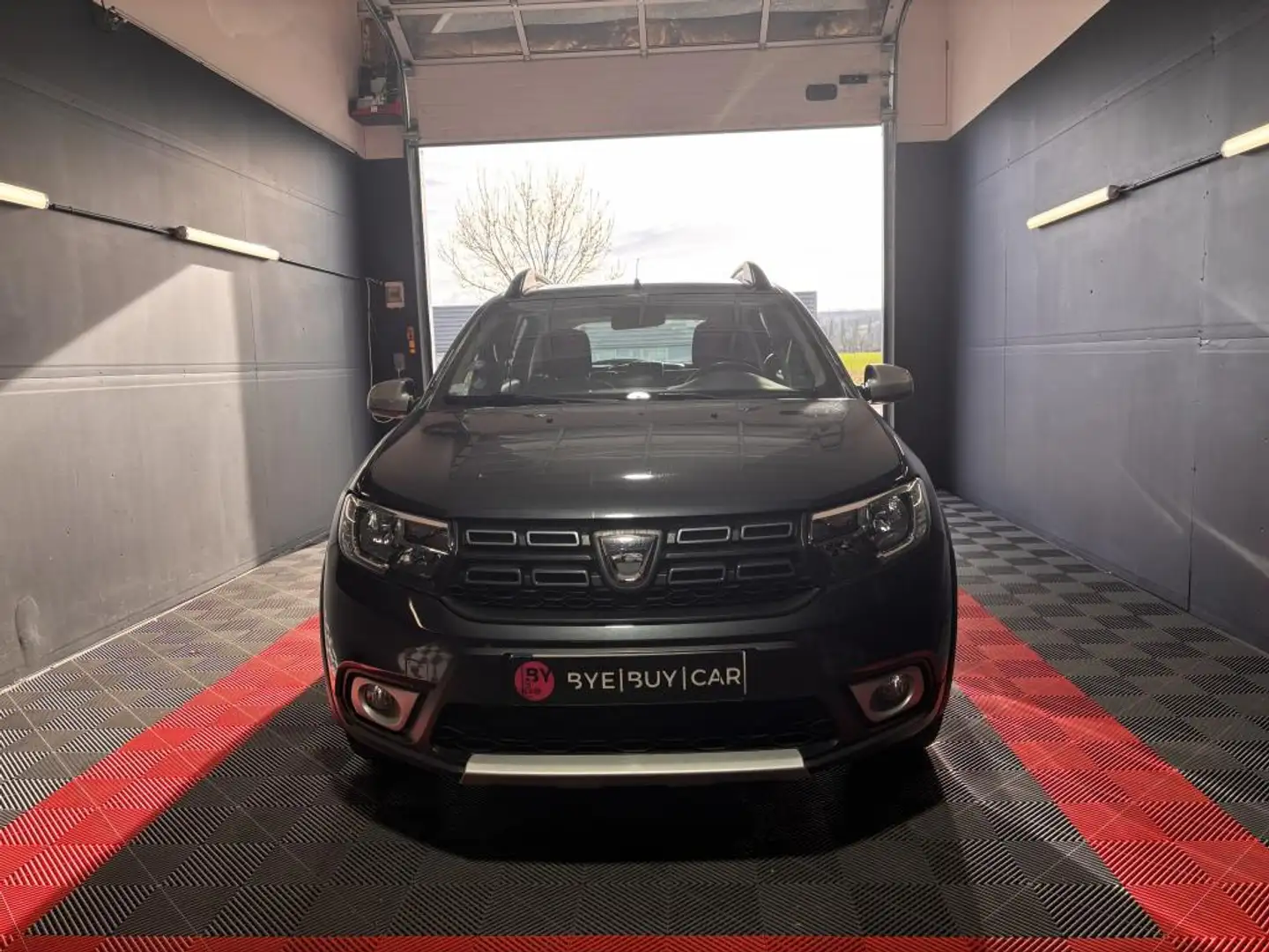 Dacia Sandero II - 0.9 TCe - 90ch Stepway PHASE 2 - Garantie 12 mois Gris - 2