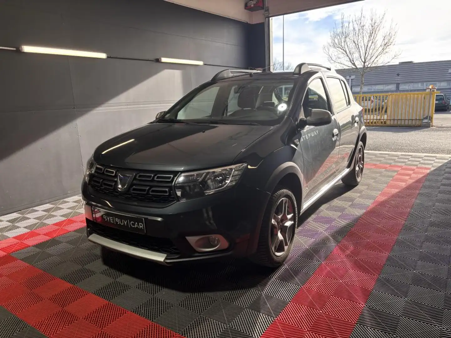 Dacia Sandero II - 0.9 TCe - 90ch Stepway PHASE 2 - Garantie 12 mois Gris - 1