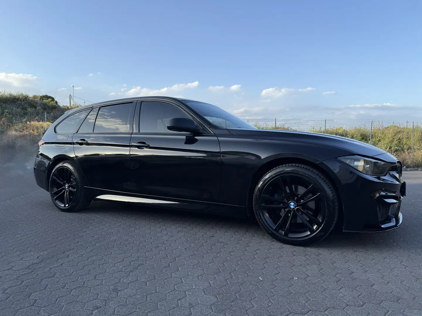 BMW 320 320d Touring Sport - 2
