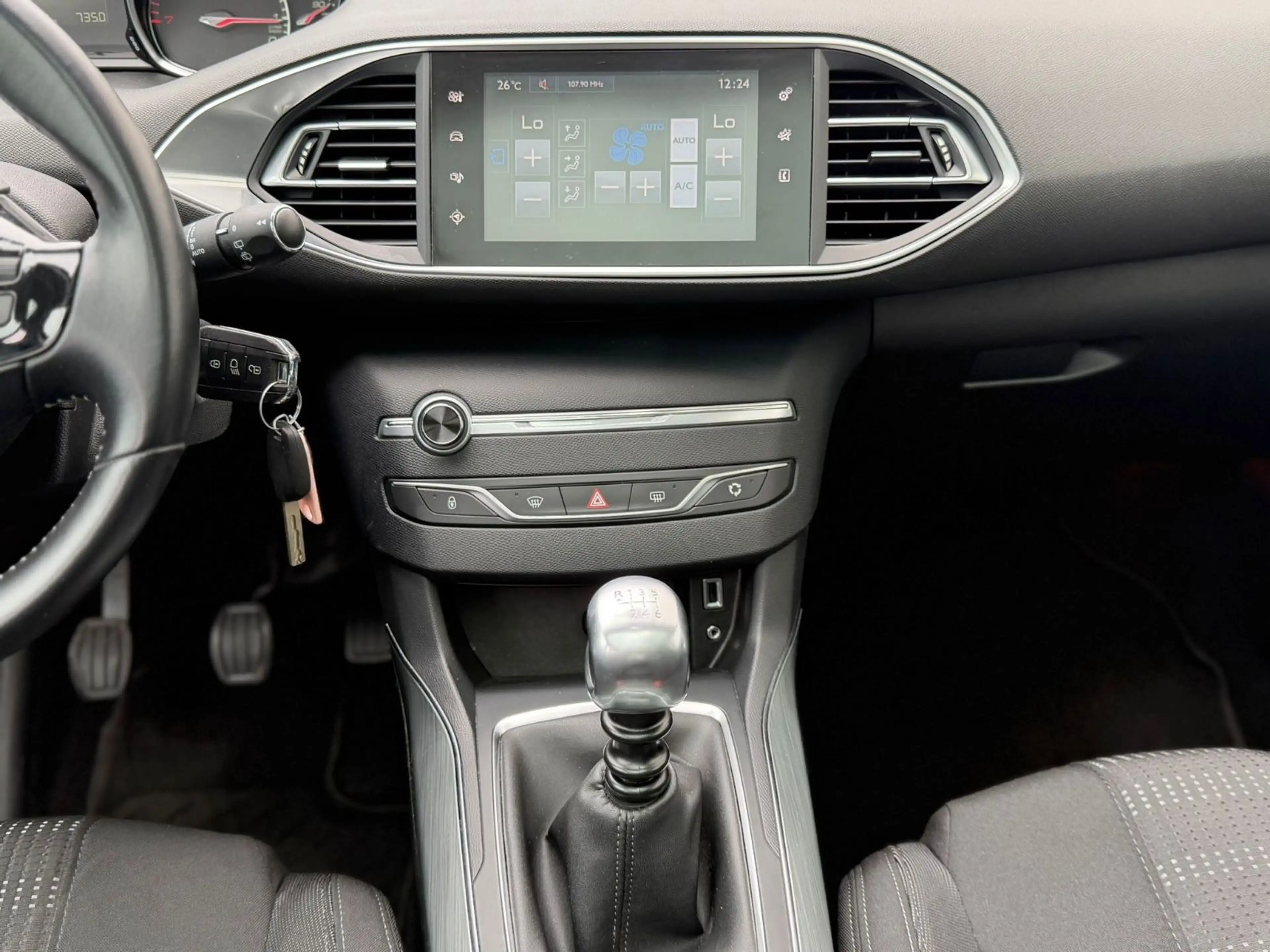 Peugeot 308 Sport — photo 11