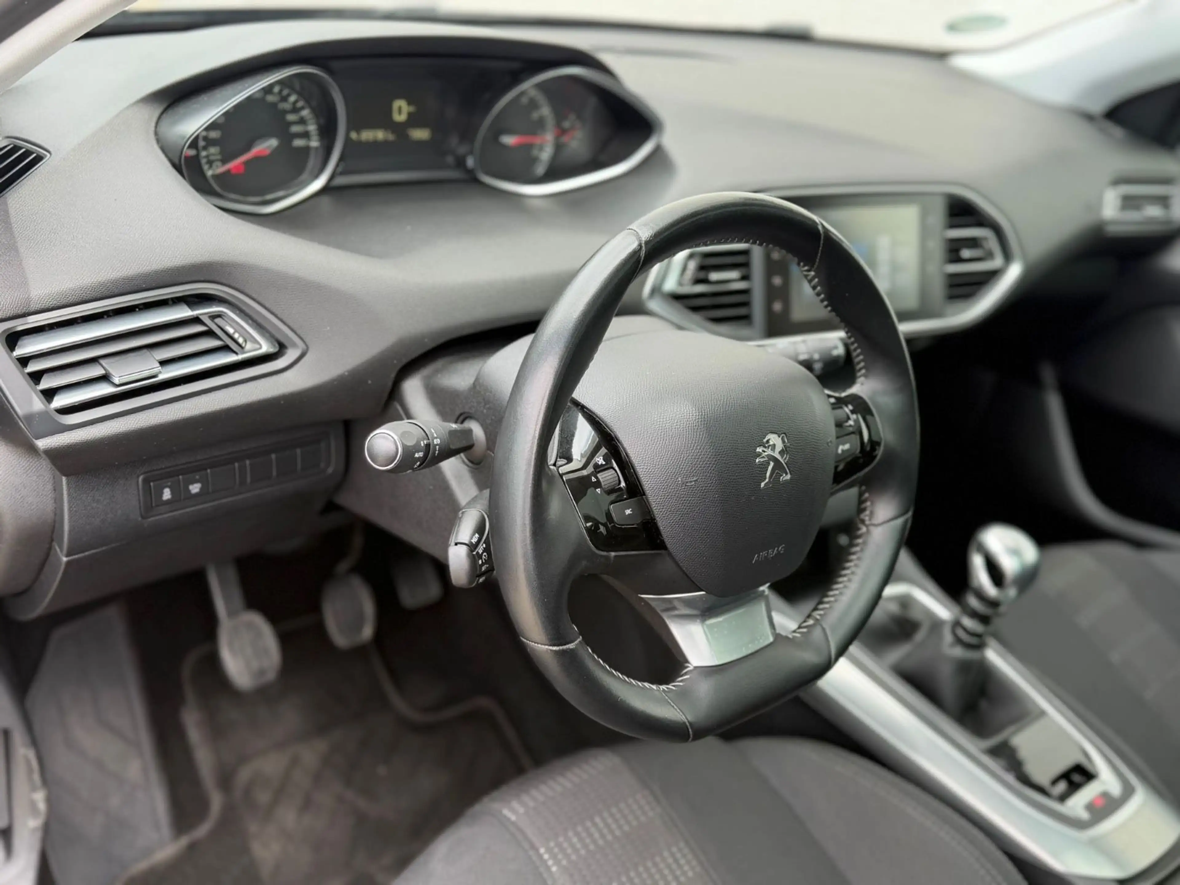 Peugeot 308 Sport — photo 9