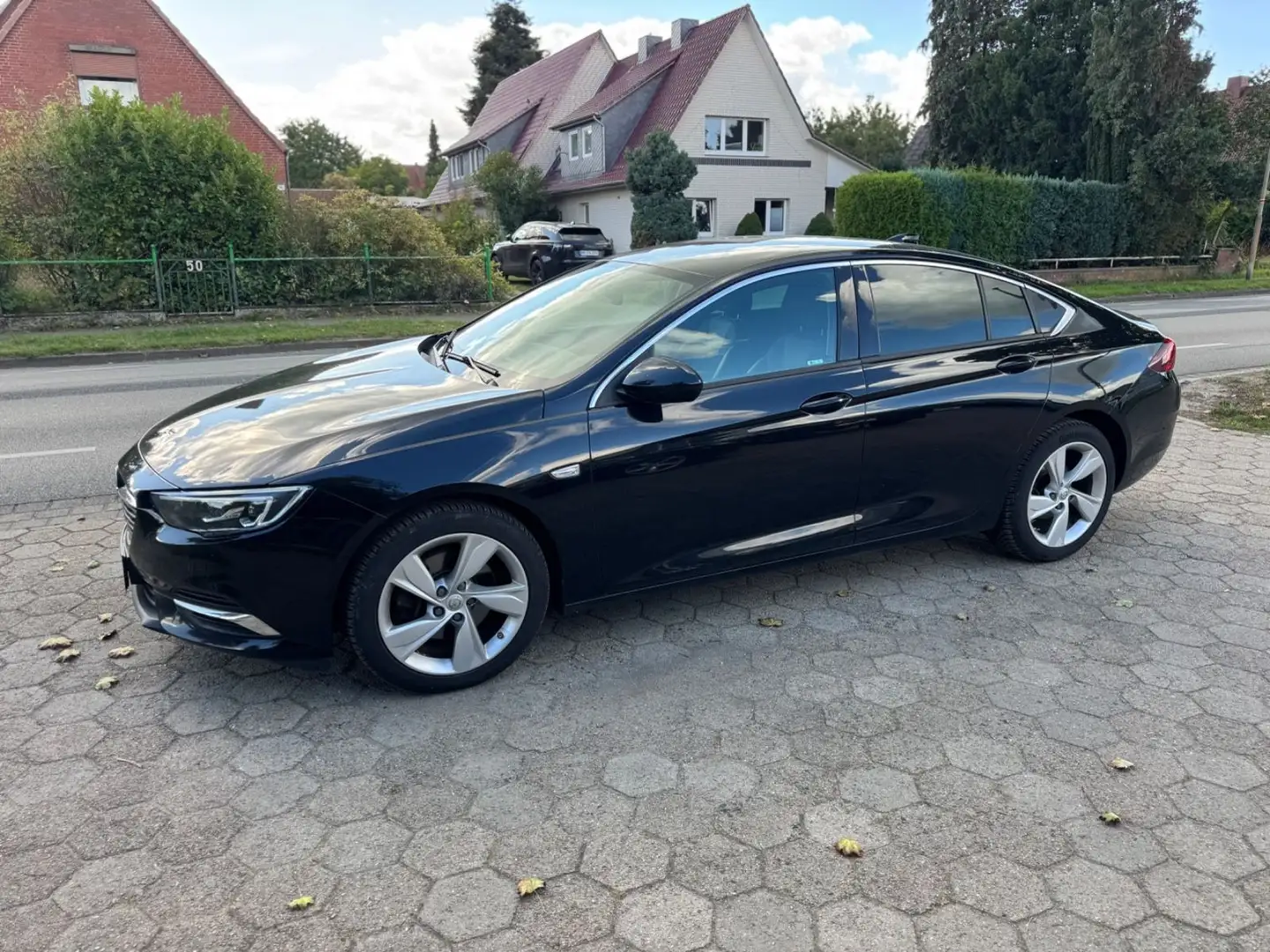 Opel Insignia B Grand Sport 1.6D*Matrix-LED+guter Zus Schwarz - 1