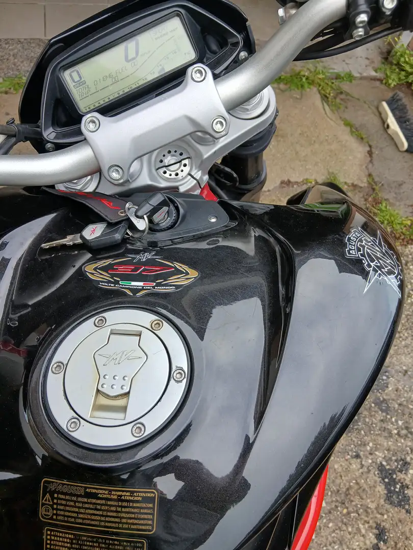 MV Agusta Rivale 800 Negro - 2