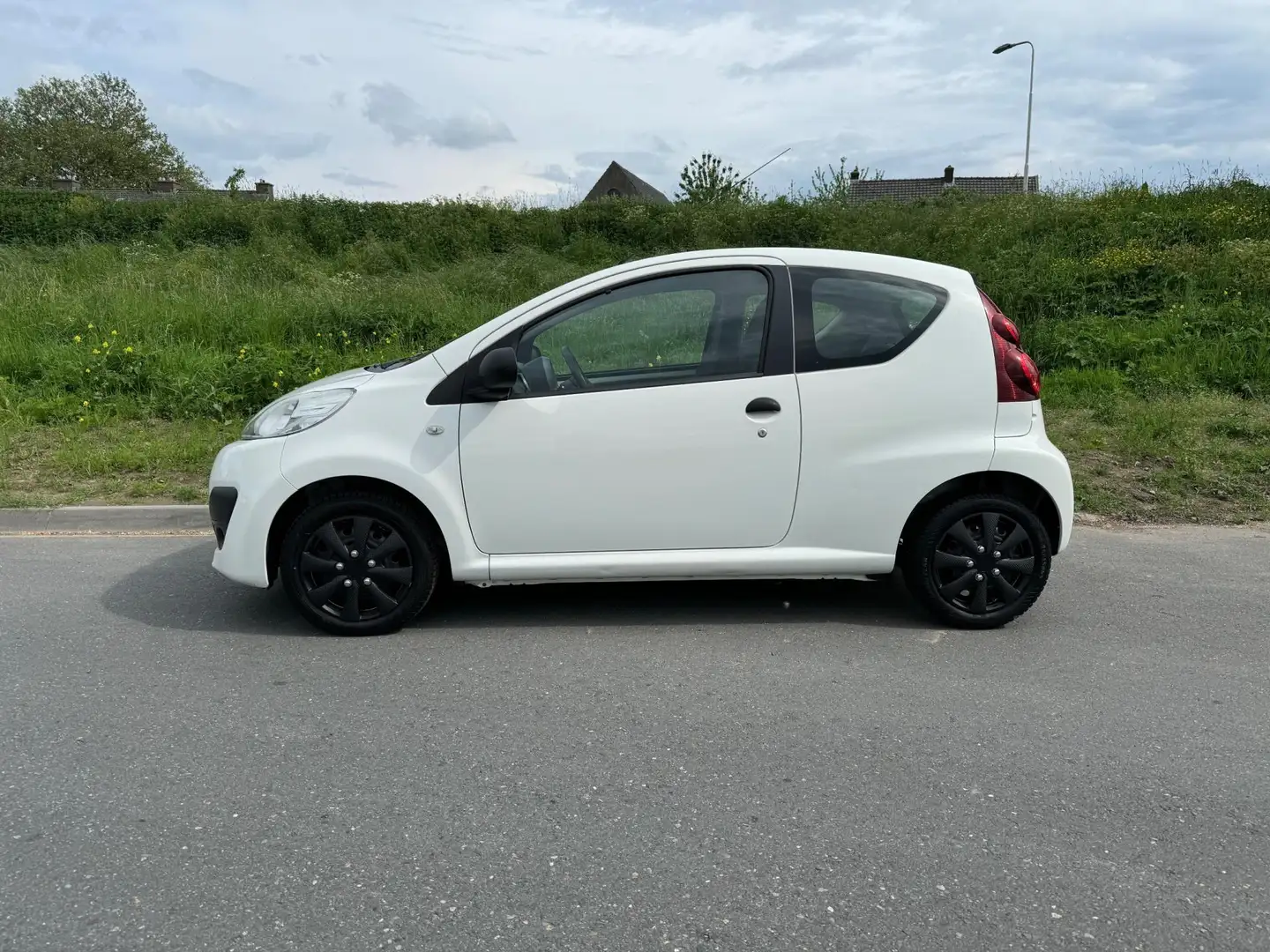 Peugeot 107 1.0 Access Accent Airco Bj 2014 Wit - 2