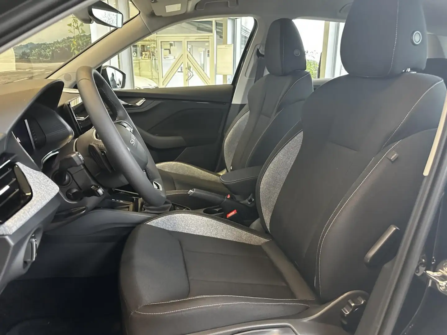Skoda Kamiq Tour 1.5l TSI DSG Klima Navi Rückfahrkamera Noir - 2