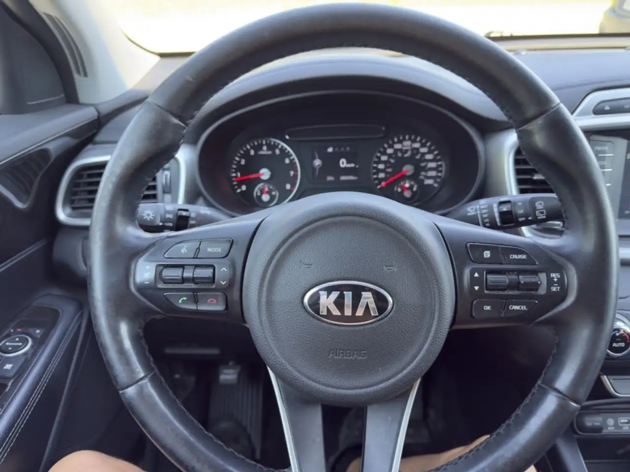 Kia Sorento photo Kia Sorento