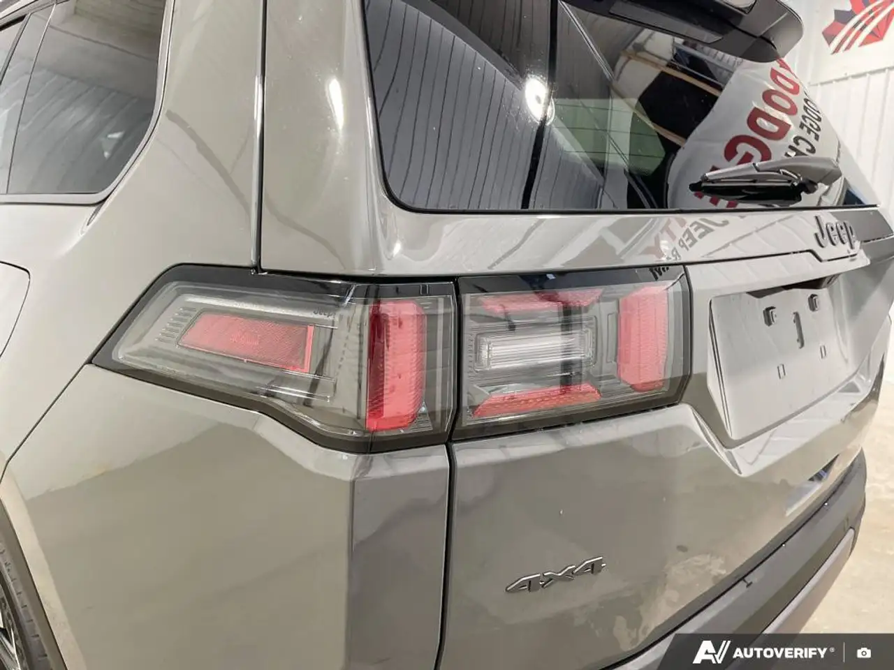 Jeep Cherokee photo Jeep Cherokee