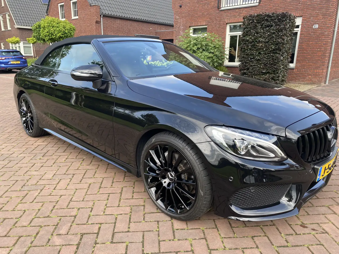 Mercedes-Benz C 200 Edition 1 Zwart - 1