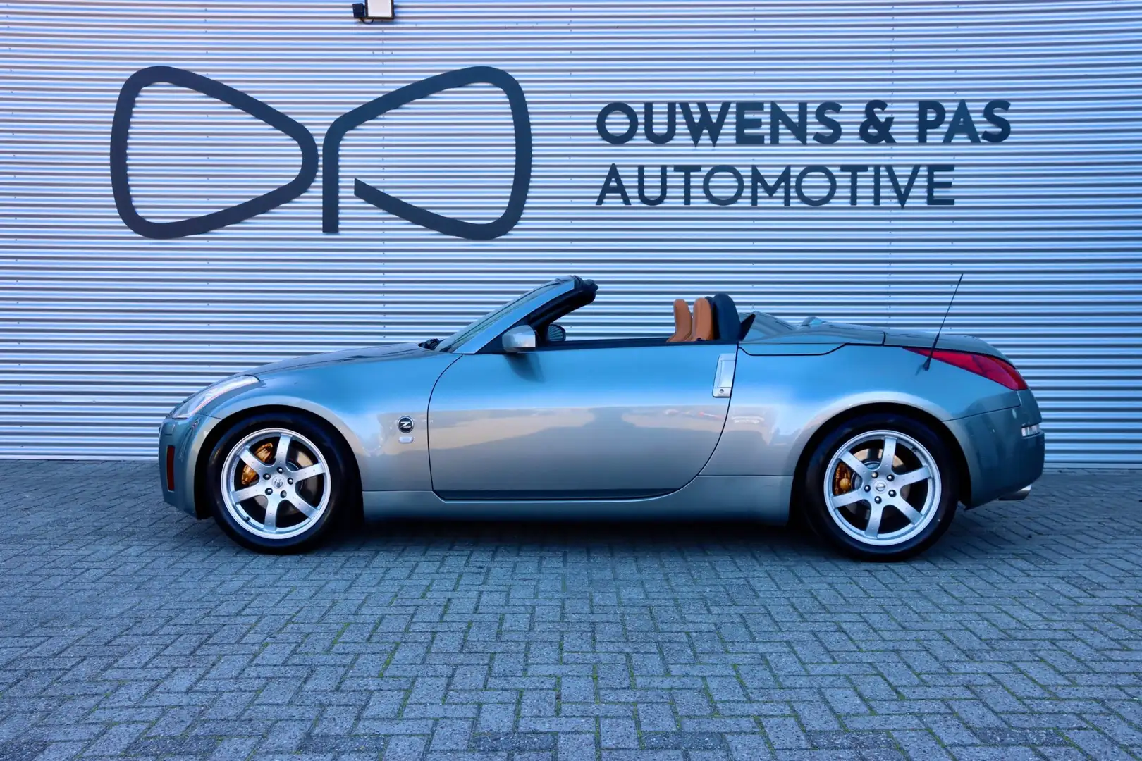Nissan 350Z Roadster 3.5 V6 | NL-AUTO | NAP | BOSE | LEER | AI Grau - 2