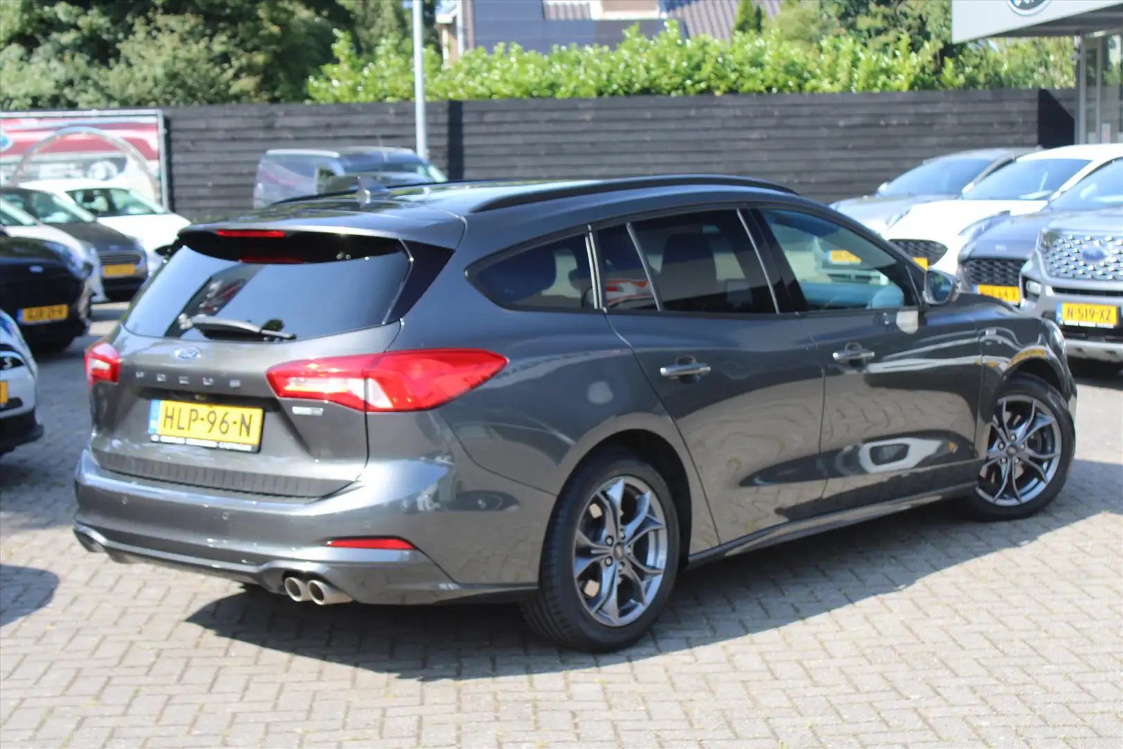 Ford Focus 1.0 EcoBoost Hybrid 125pk ST Line Business Wagon, Grijs - 2
