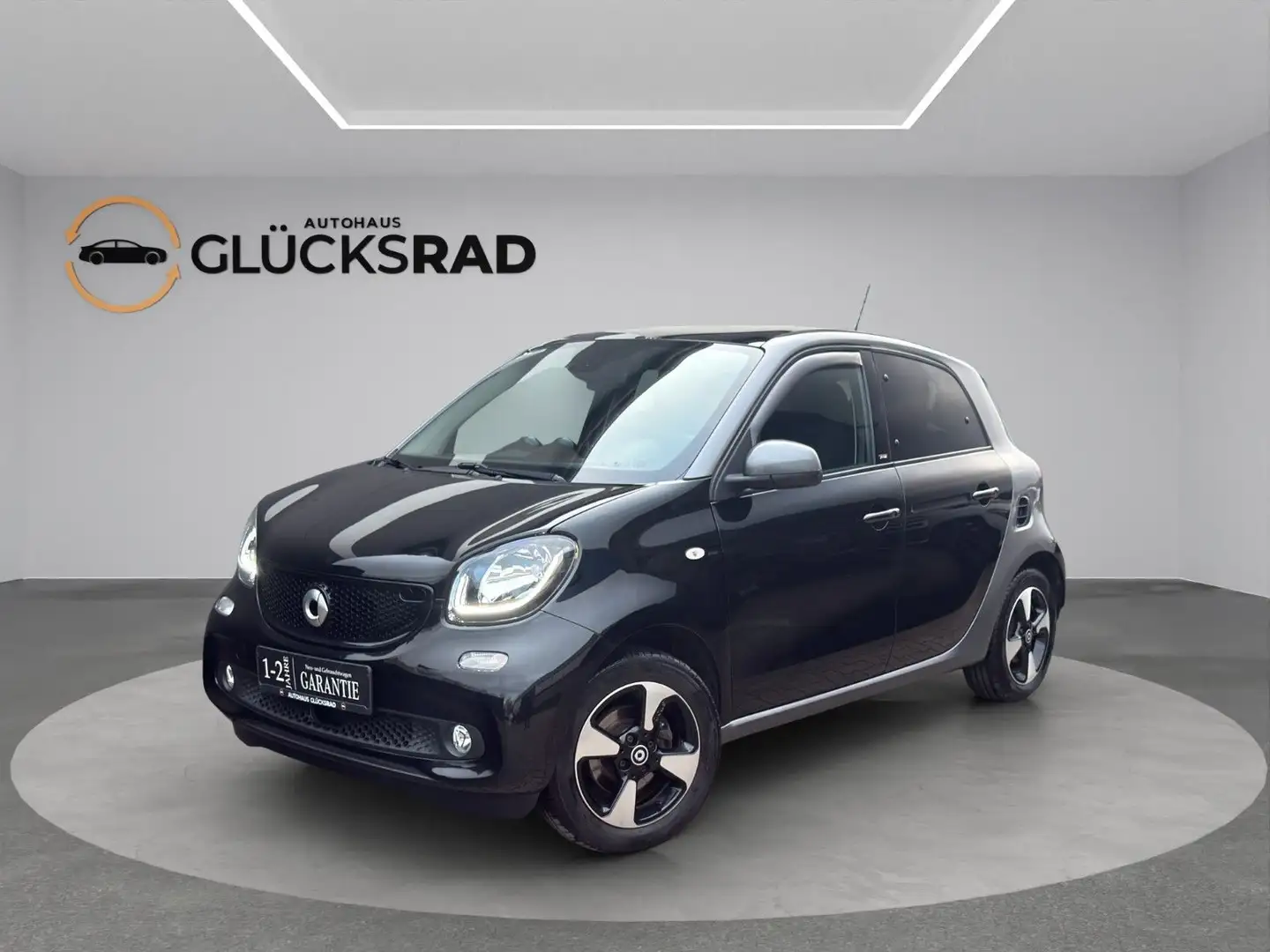 smart forFour Perfect Automatik R-Kamera Pano SHZ Navi Schwarz - 1