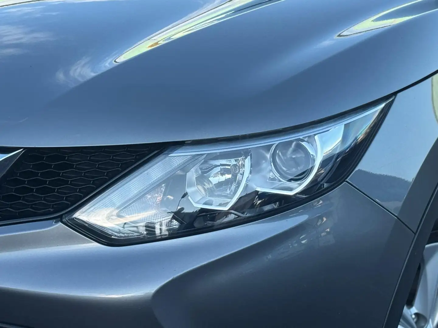 Nissan Qashqai 1.5 dci Acenta 110cv Grijs - 2