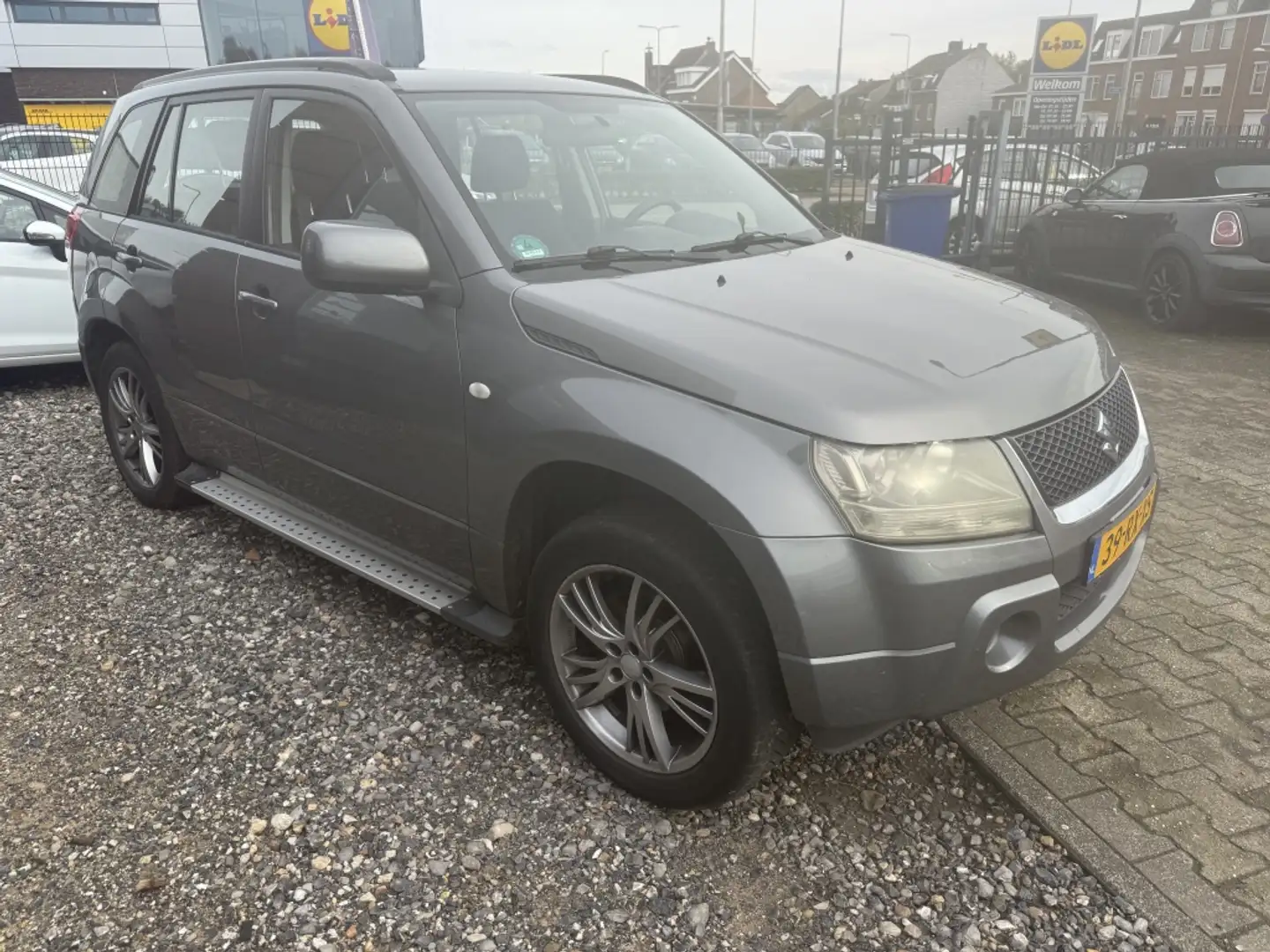 Suzuki Grand Vitara 2.0-16V Exclusive Grau - 2