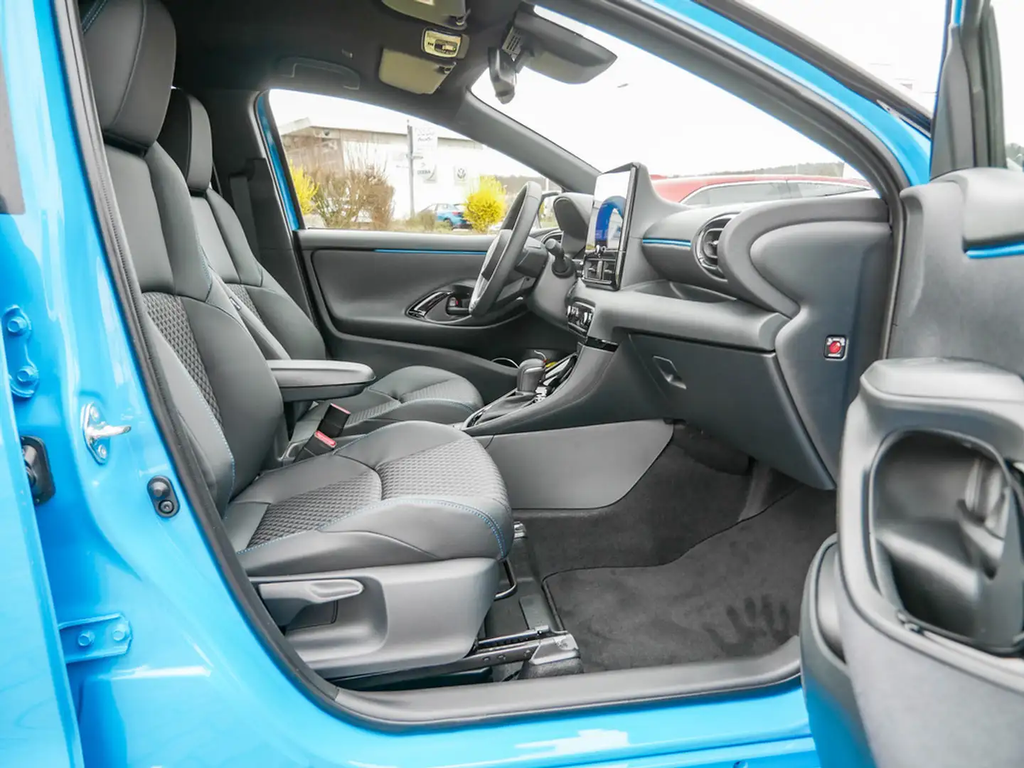 Toyota Yaris Hybrid 1.5 VVT-i Premier Edition LED Azul - 2