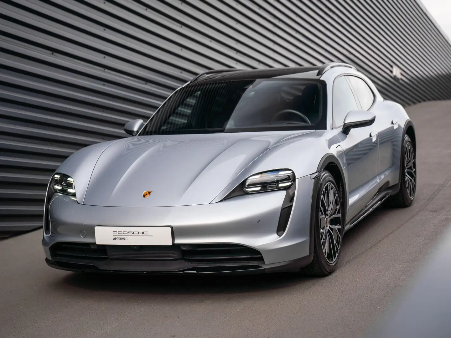 Porsche Taycan 4 Cross Turismo Argent - 2
