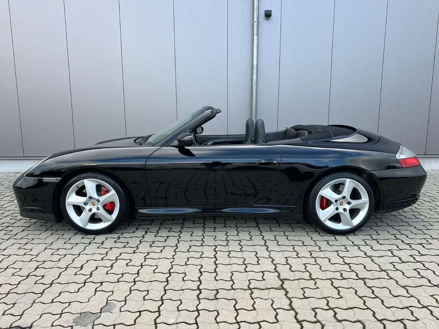 Porsche 996 911 Carrera 4S Cabrio !2 Hand, Schalter, U-frei! Schwarz - 2