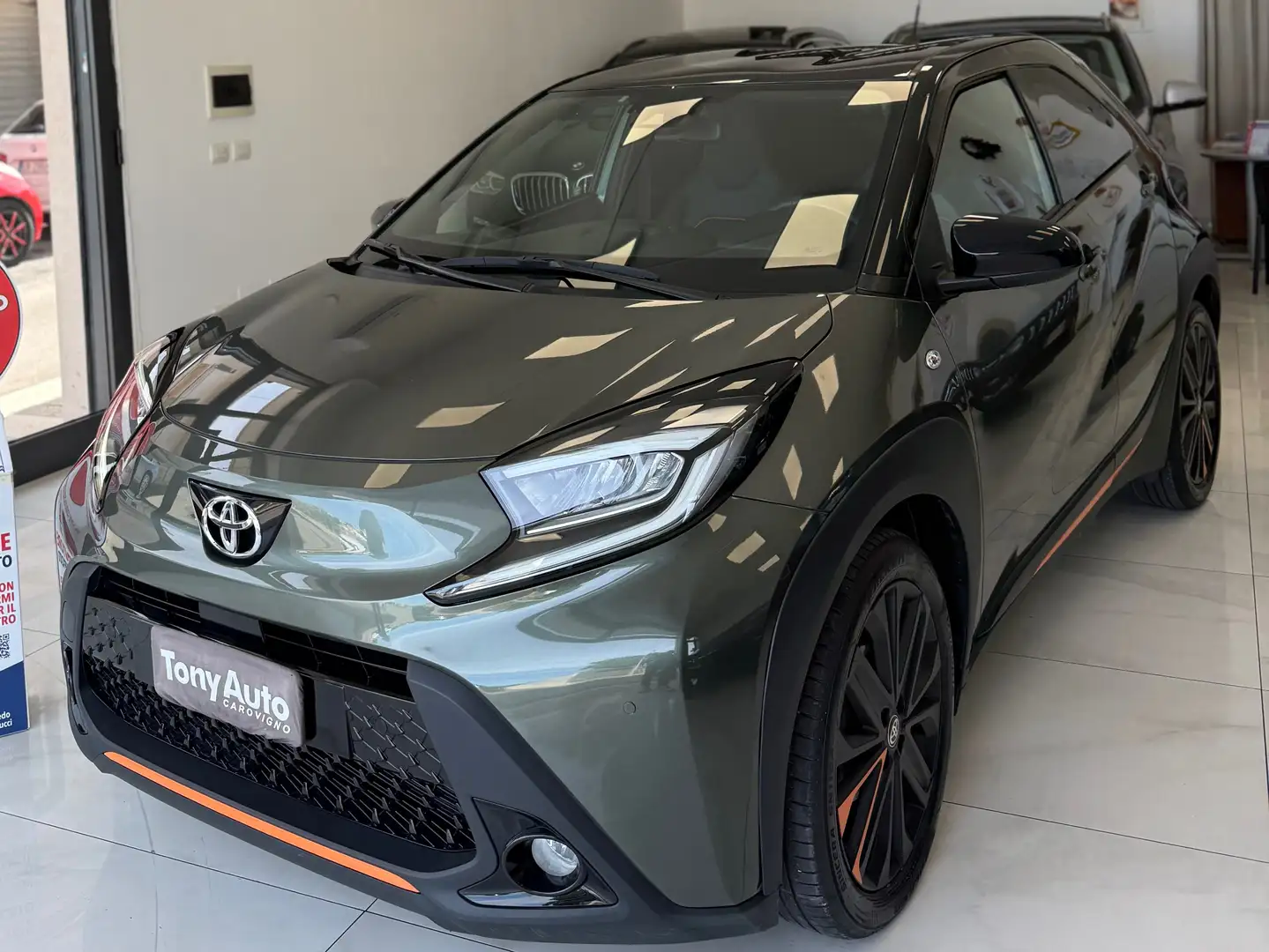 Toyota Aygo X LIMITED automatica TELECAMERA,NAVI,APPLE CARPLAY Зелений - 2