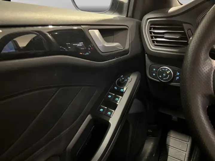 Ford Focus 1.0 Ecoboost ST-Line 2021, foto 14