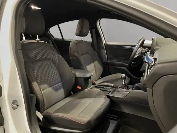 Ford Focus 1.0 Ecoboost ST-Line 2021, foto 26