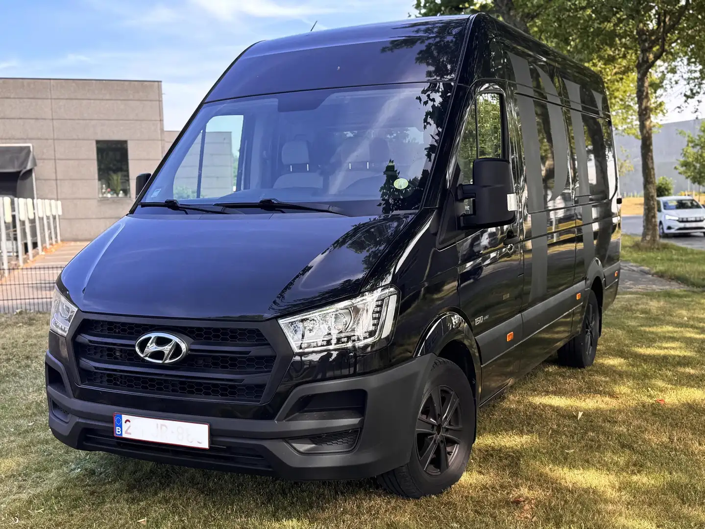 Hyundai H 350 H350 2.5 CRDi Company (EU6) Schwarz - 1