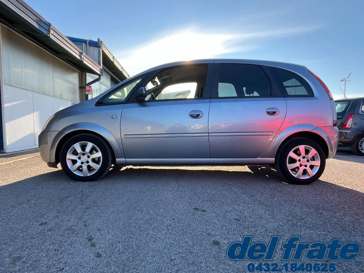 Opel Meriva I 1.7 CDTI 101CV Cosmo NEOPATENTATI Grau - 2