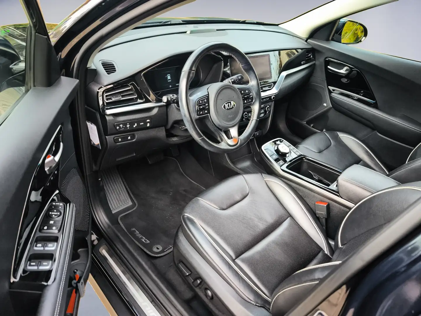 Kia e-Niro ExecutiveLine 64 kWh (204 PK) 1e-Eig. & Keurig-Ond Blauw - 2