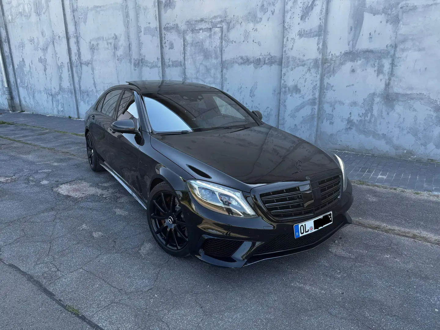 Mercedes-Benz S 63 AMG 4-Matic Driver's P.Chau.B.High-End Schwarz - 1