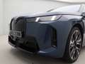 BMW iX xDrive60 112 kWh incl. Klasse 5 Alarmsysteem Blauw - thumbnail 22