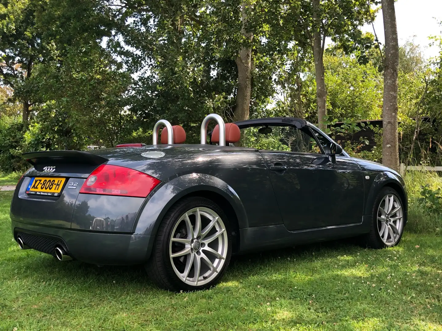 Audi TT 3.2 V6 quattro Grau - 1