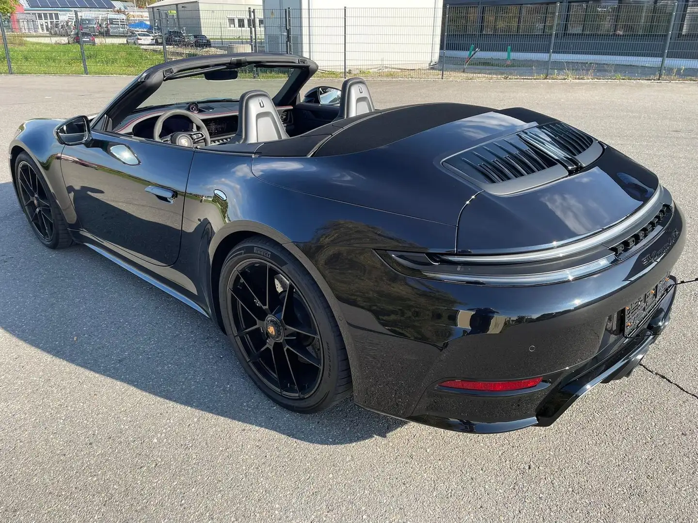 Porsche 992 (911) Carrera 4 GTS Cabrio *HD-Matrix*BOSE*Lift... Schwarz - 2