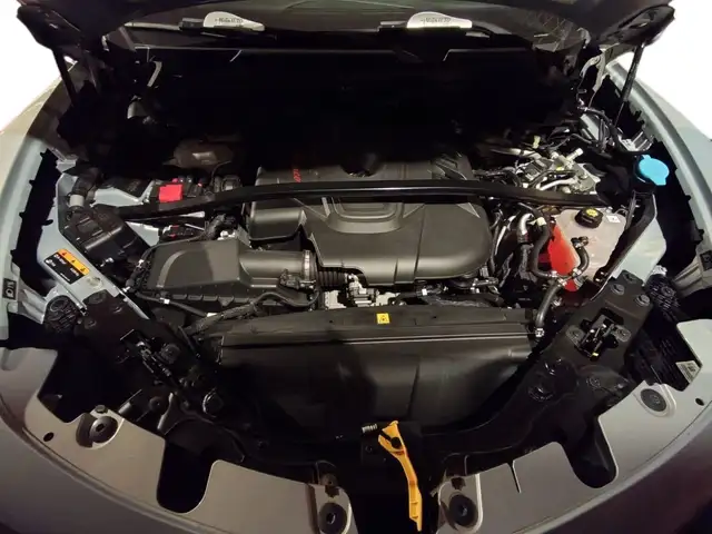 Alfa Romeo Stelvio view 9