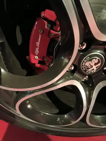 Alfa Romeo Stelvio view 8
