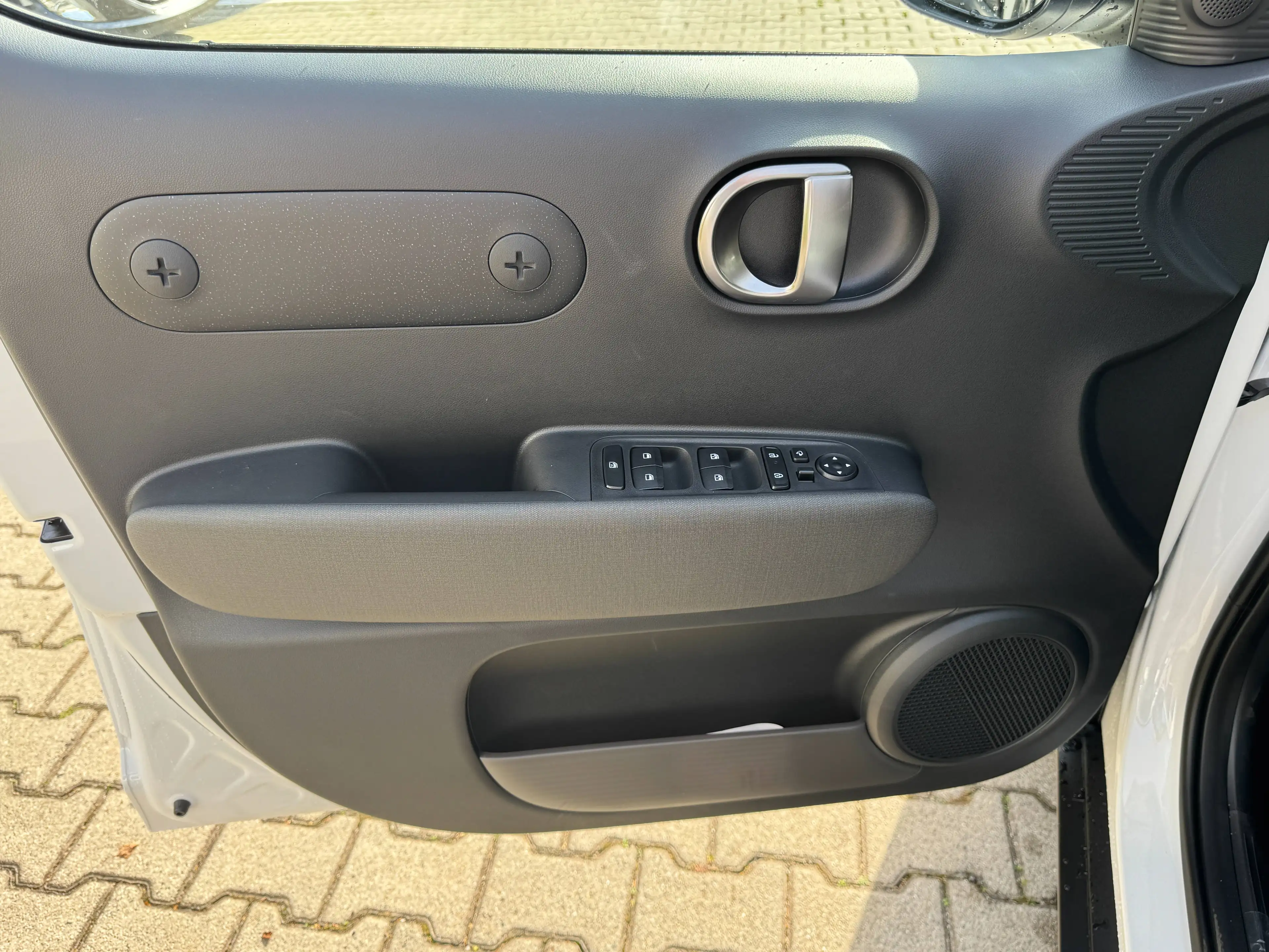 Hyundai Inster Trend 49 kWh (115 PS) Elektro-Komfort-Paket — photo 9