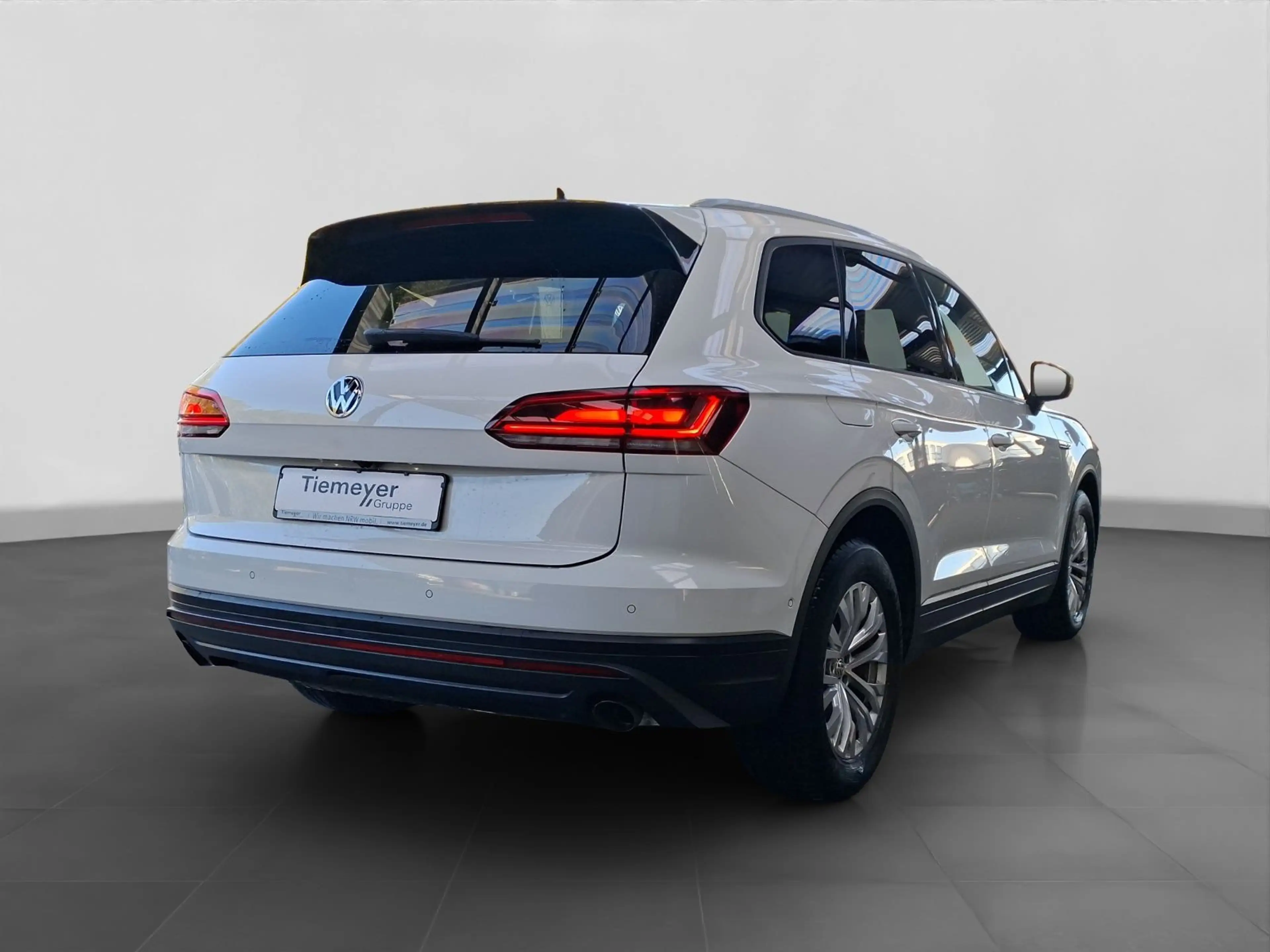 Volkswagen Touareg 3.0 TDI 4M AHK LM18 KAMERA LUFT LEDER — photo 3