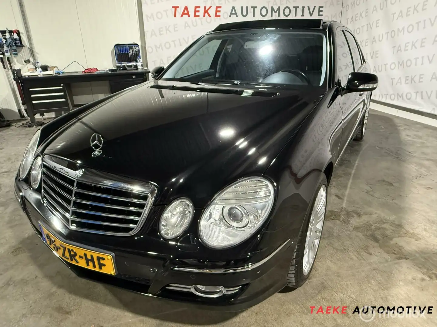 Mercedes-Benz E 230 Avantgarde Sport Clima/Cruise/Pano/Nap Noir - 1