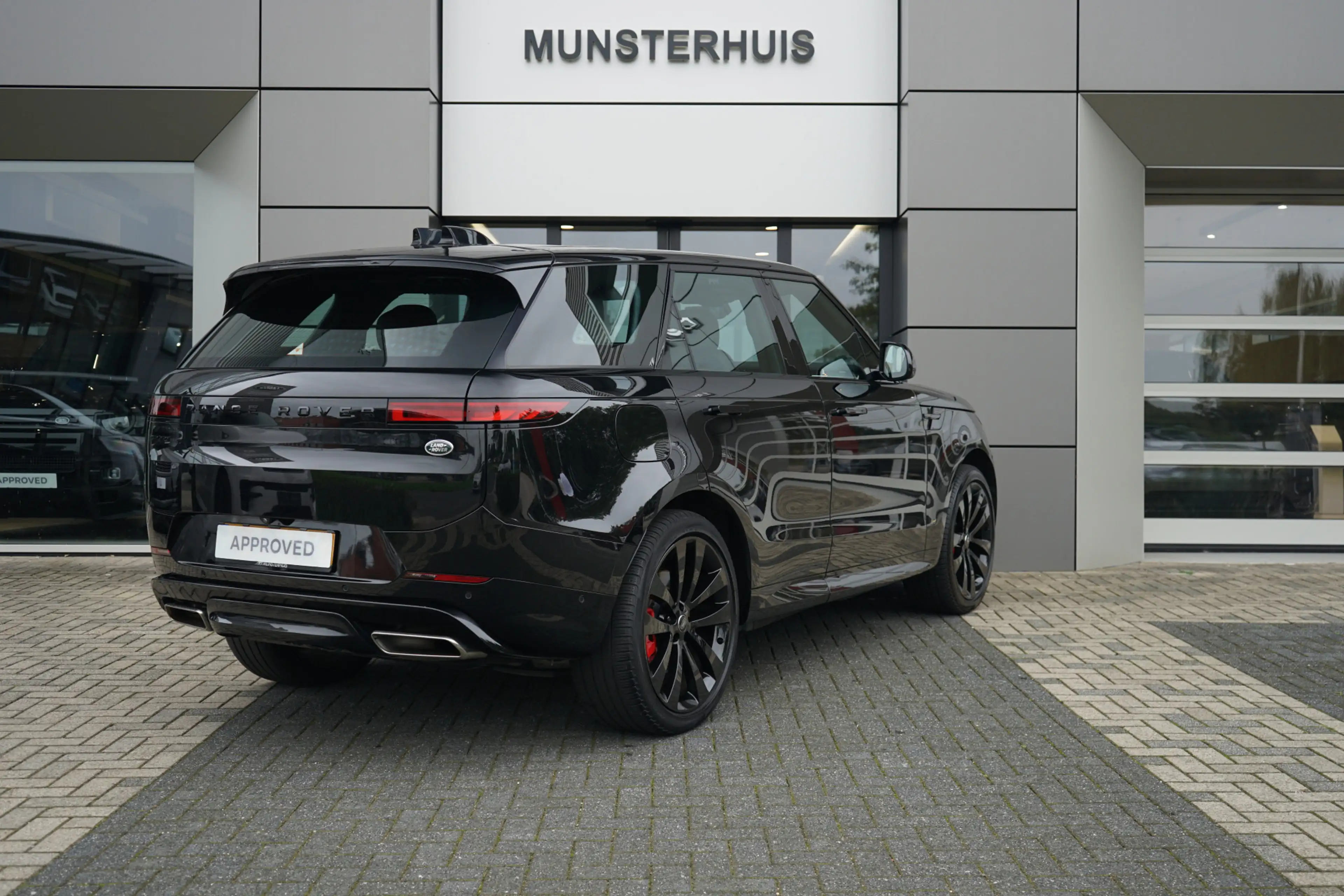 Land Rover Range Rover Sport 3.0 P440e Dynamic HSE | Head-up display | Elektris — photo 2