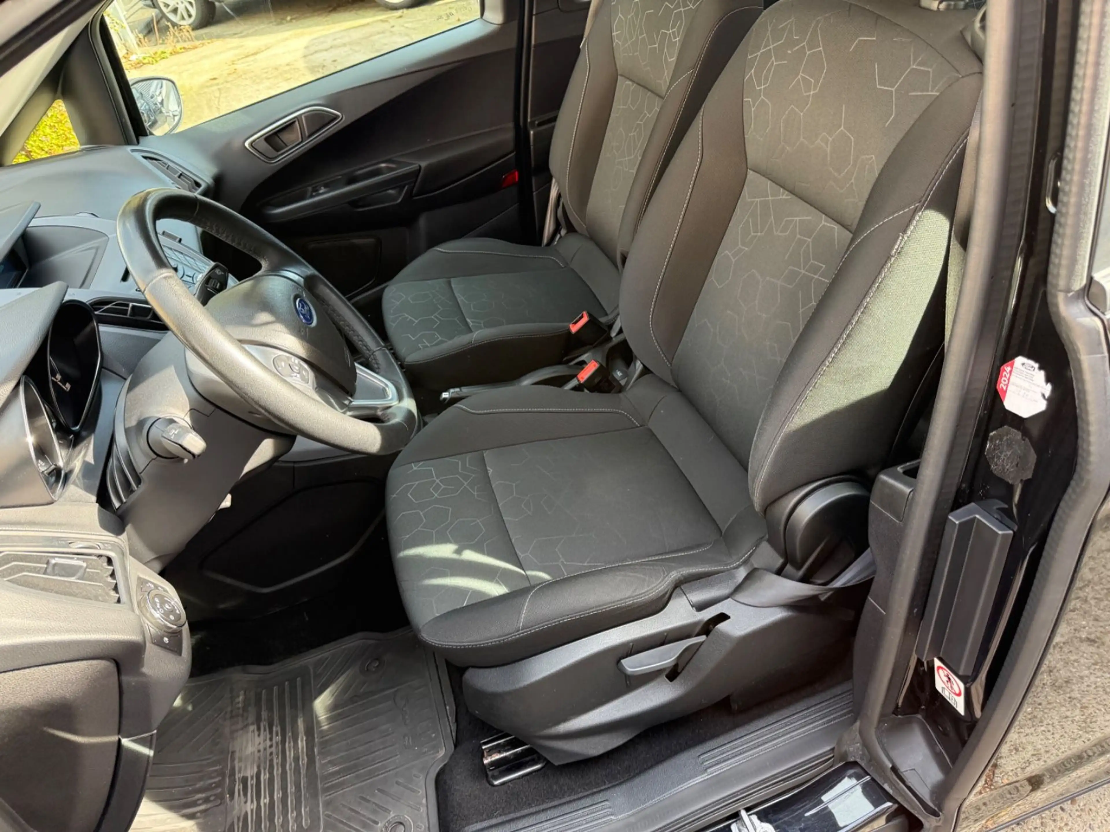 Ford B-Max B-MAX Sync Edition/2x Schiebetür/8-fach — photo 13