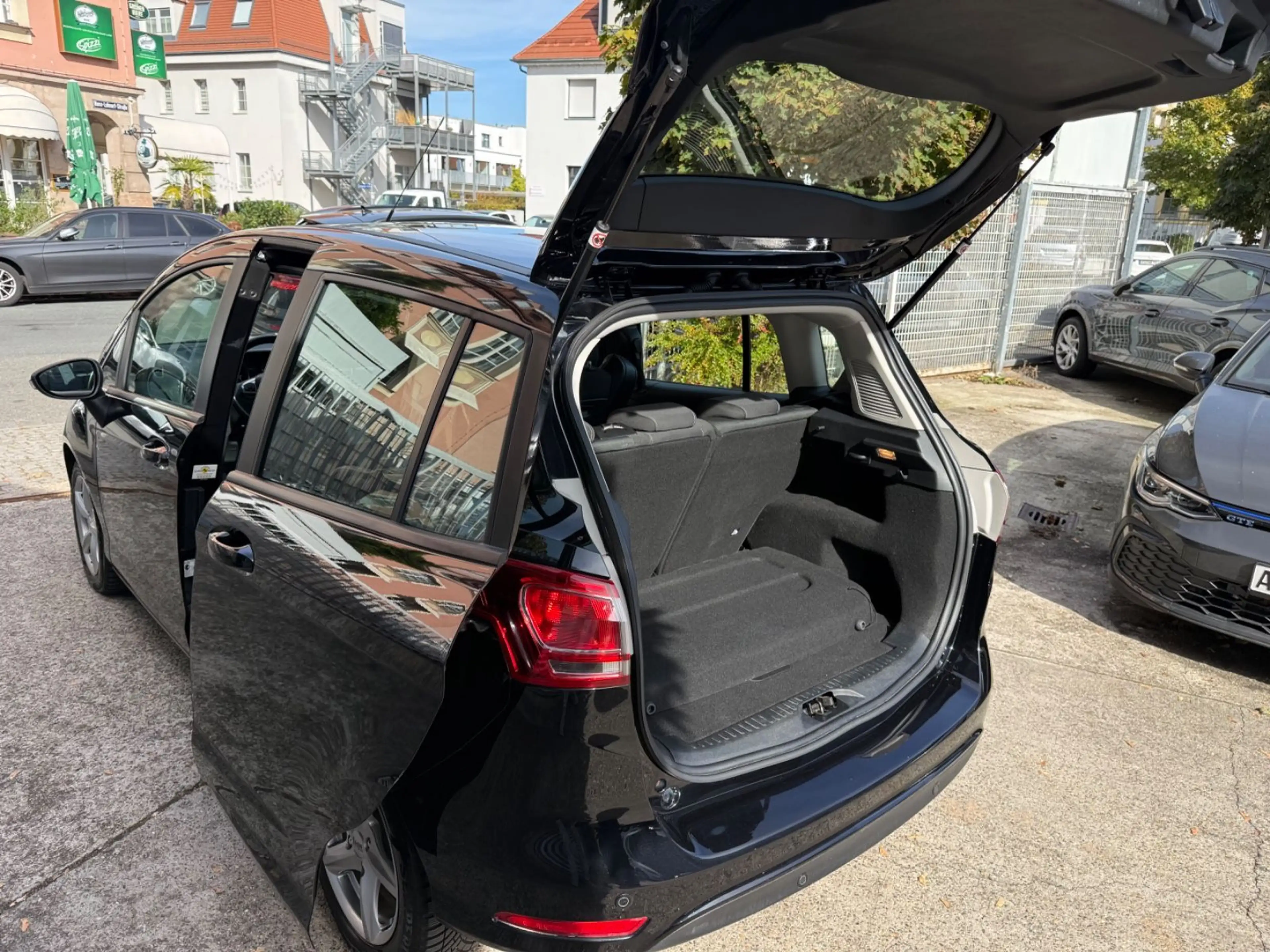 Ford B-Max B-MAX Sync Edition/2x Schiebetür/8-fach — photo 10