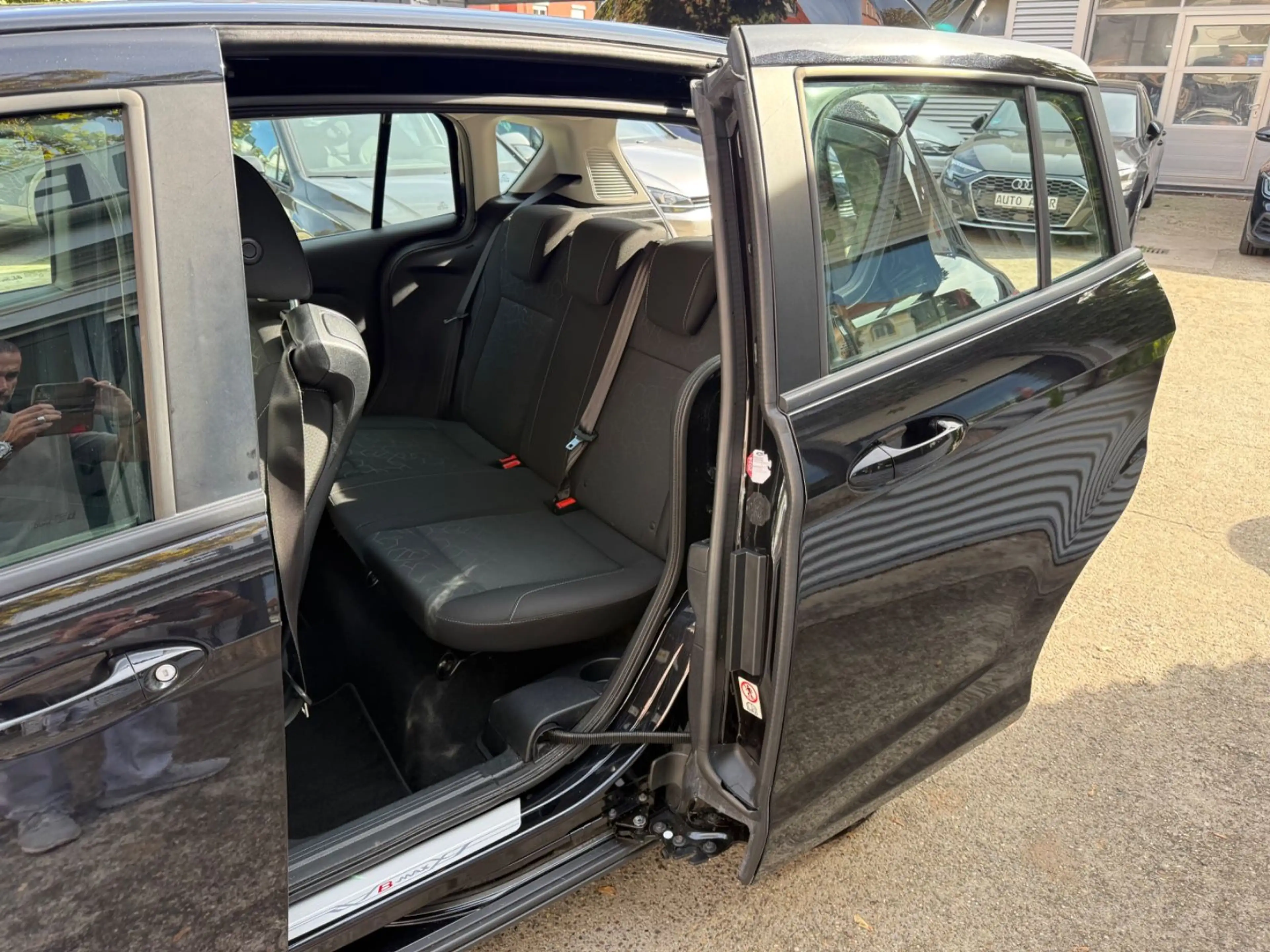 Ford B-Max B-MAX Sync Edition/2x Schiebetür/8-fach — photo 9