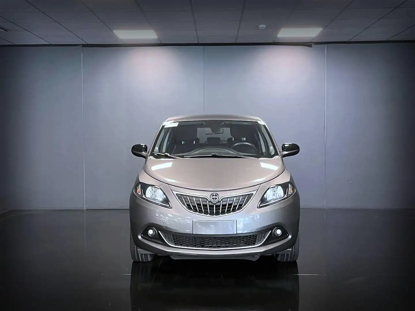 Lancia Ypsilon 1.0 FireFly 5 porte S&S Hybrid Gold Grigio - 2