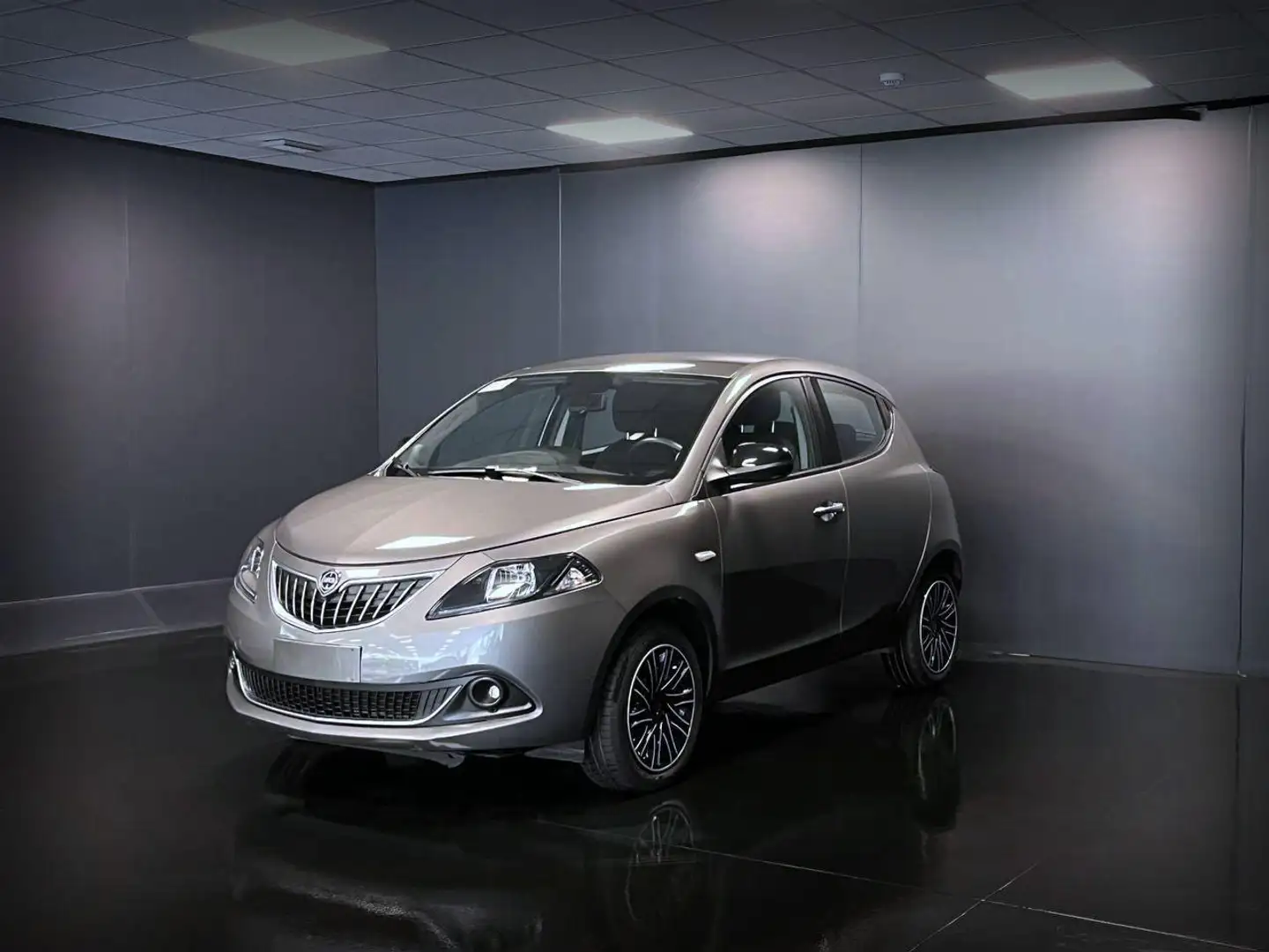 Lancia Ypsilon 1.0 FireFly 5 porte S&S Hybrid Gold Grigio - 1