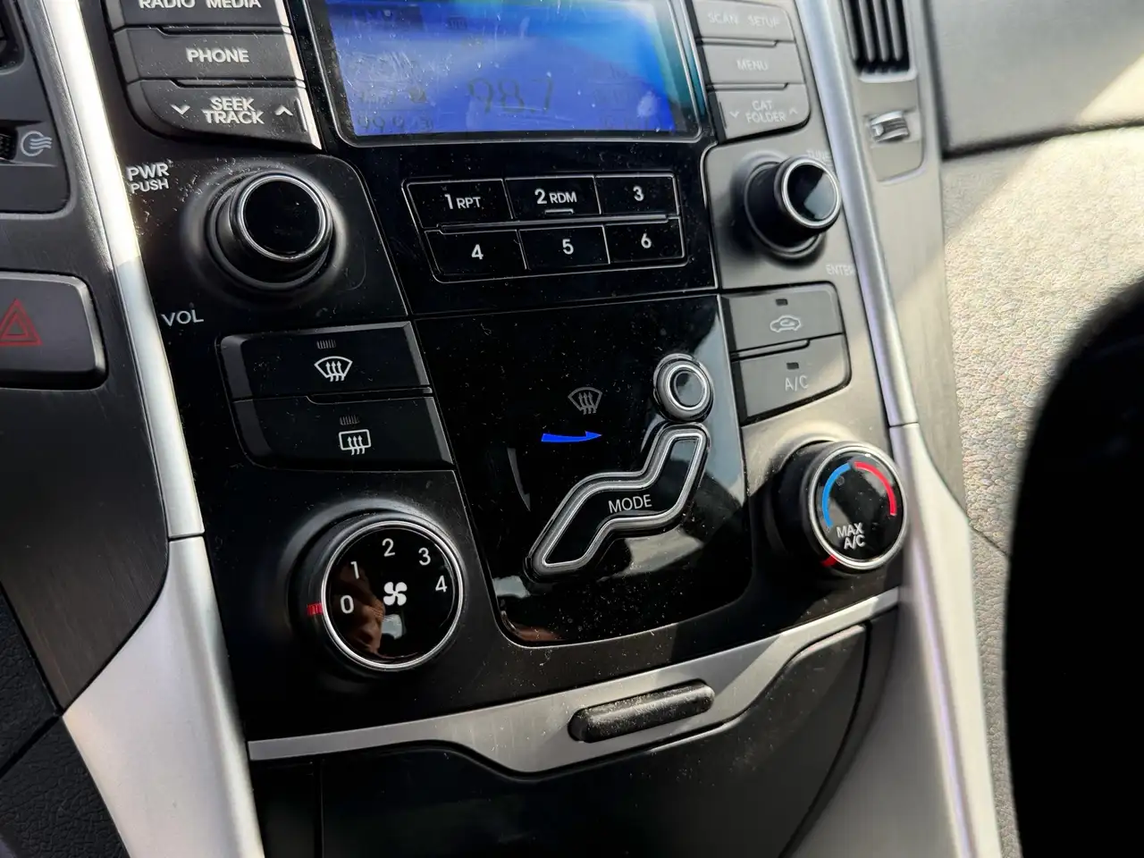 Hyundai SONATA снимка Hyundai SONATA