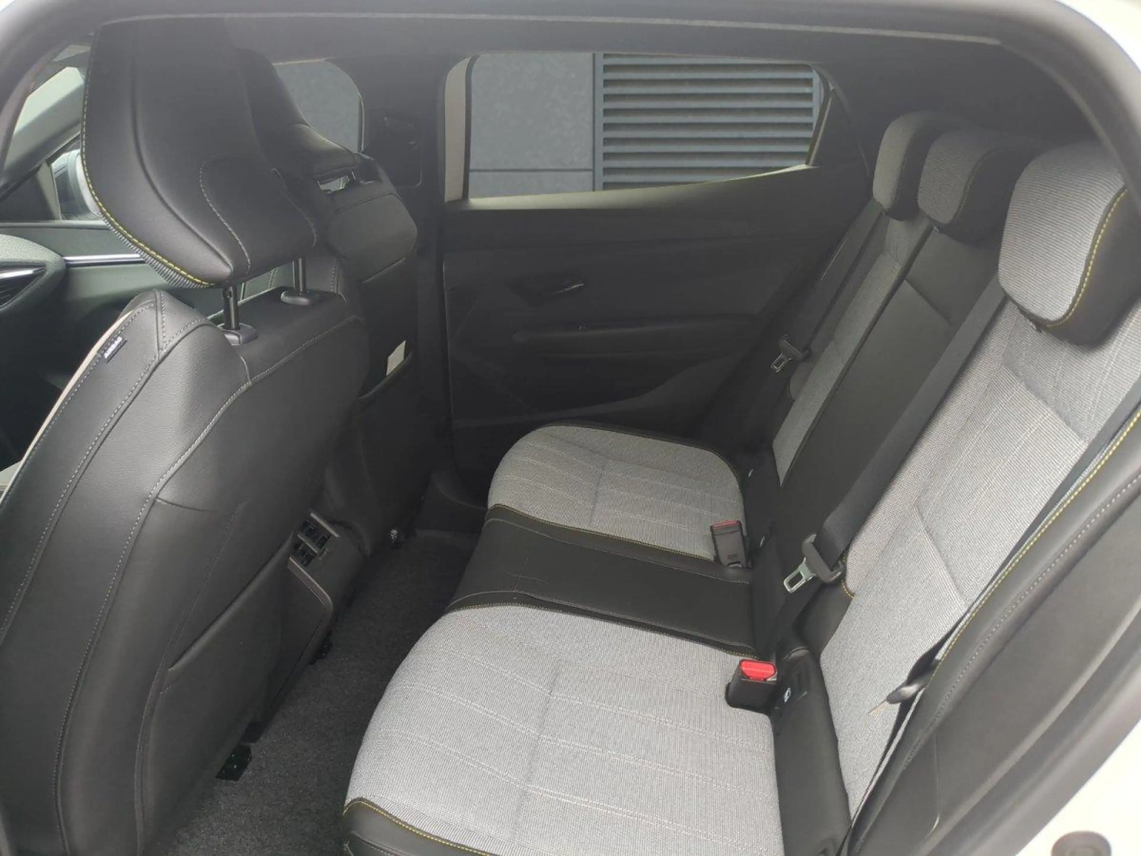 Renault Megane E-Tech Mégane Techno SHZ+RFK+V2L EV60 220 Comfort Rang... — photo 6