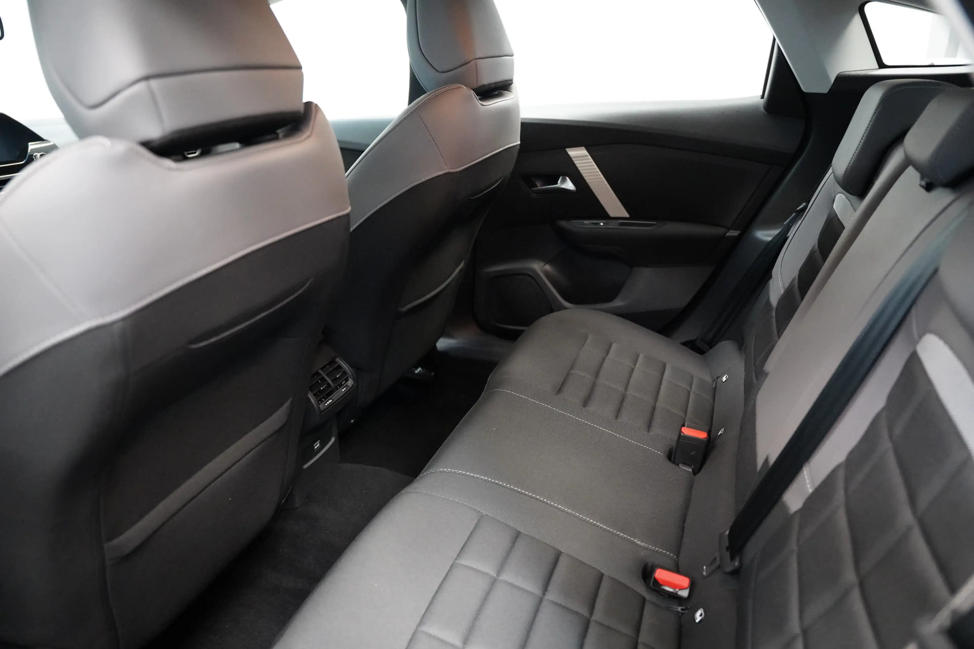 Citroen E-C4 Electric You 136pk Standard range 50 kWh 360 Camera PDC Car — photo 17