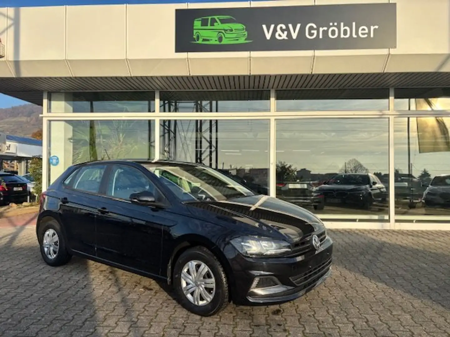 Volkswagen Polo Trendline Schwarz - 1