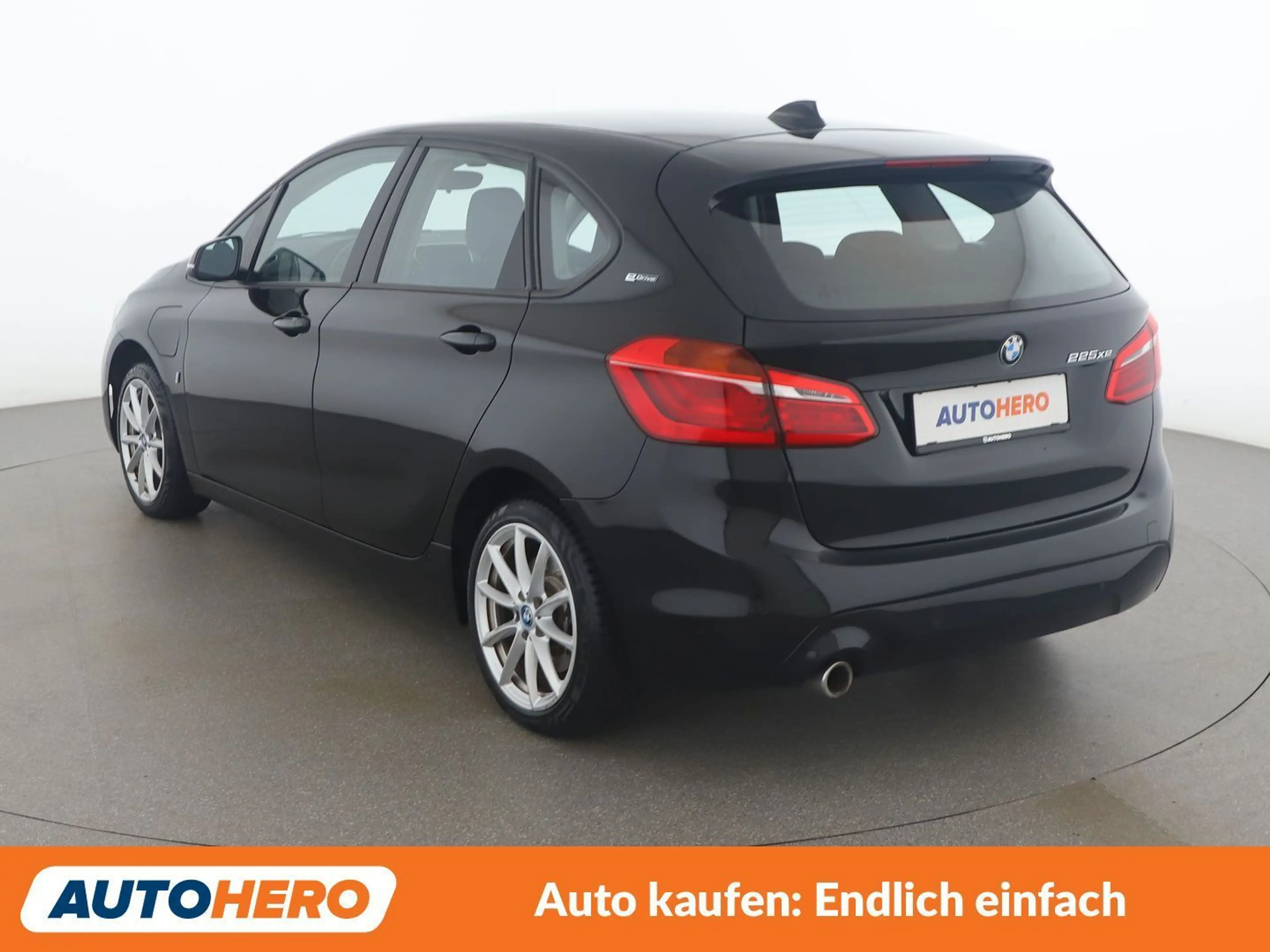 BMW 225 225xe Active Tourer — photo 4