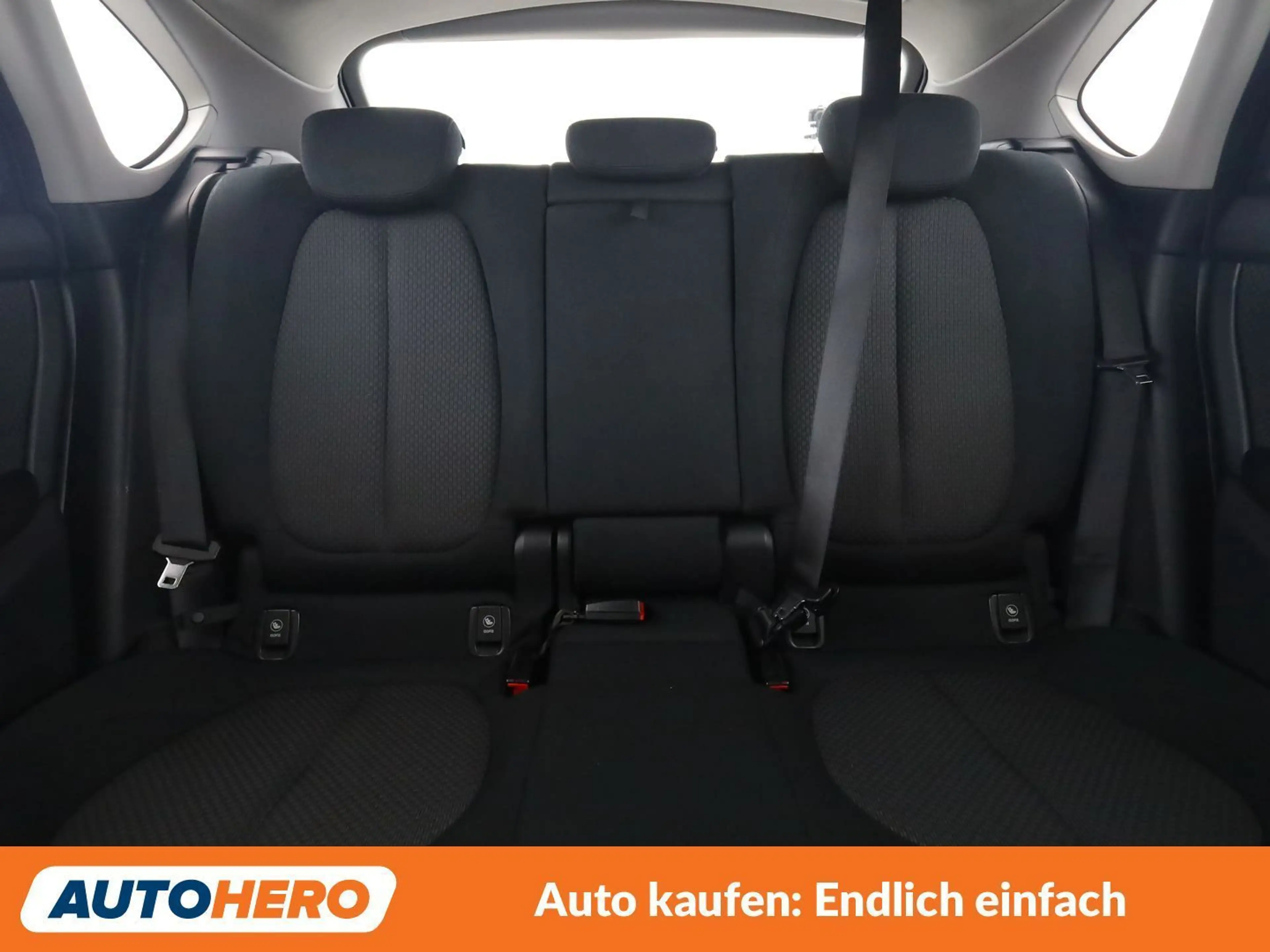 BMW 225 225xe Active Tourer — photo 15