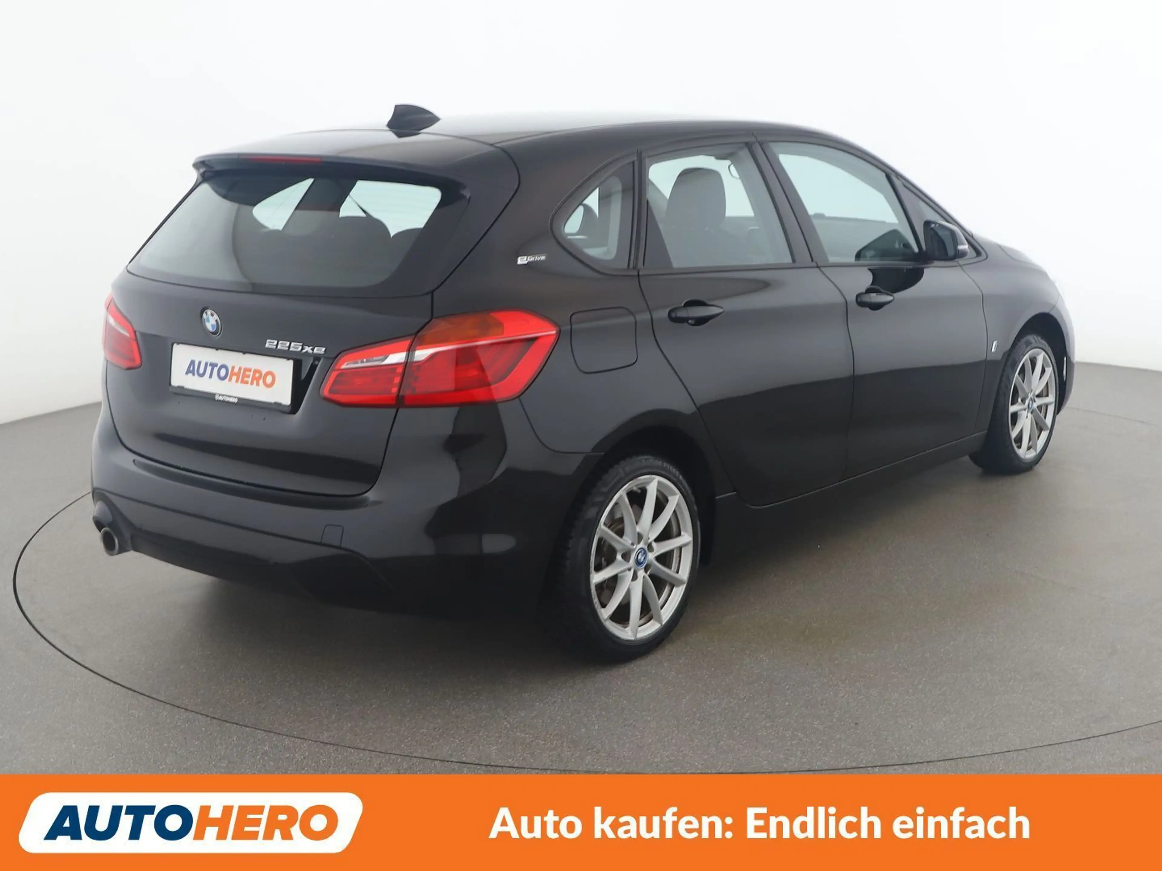 BMW 225 225xe Active Tourer — photo 6