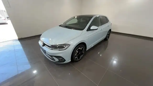 Volkswagen Polo view 2